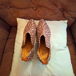NWOT Nine West Brown and Black Ankle Boots Size 6- Leopard Print